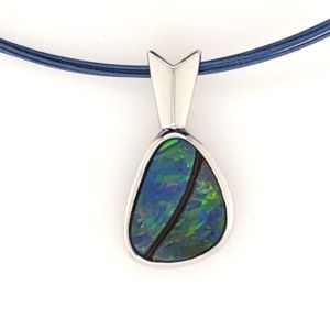 White-gold-boulder-opal-pendant-bolda