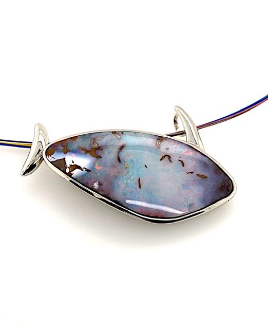 Obverse-opal-pendant-fish