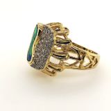 Boulder-opal-yellow-gold-ring-multicolour-pave