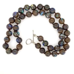 Boulder-opal-matrix-strand-round