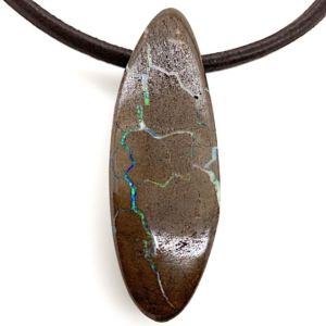 Boulder-opal-on-leather-surfy
