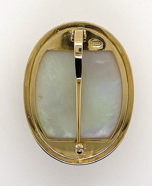 Opal-Cameo-gold-pendant-brooch-reverse
