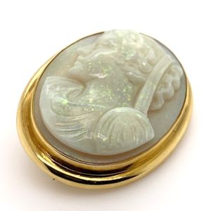 Opal-Cameo-gold-pendant-brooch-detail